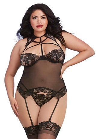 BUSTIER AND G-STRING QUEEN