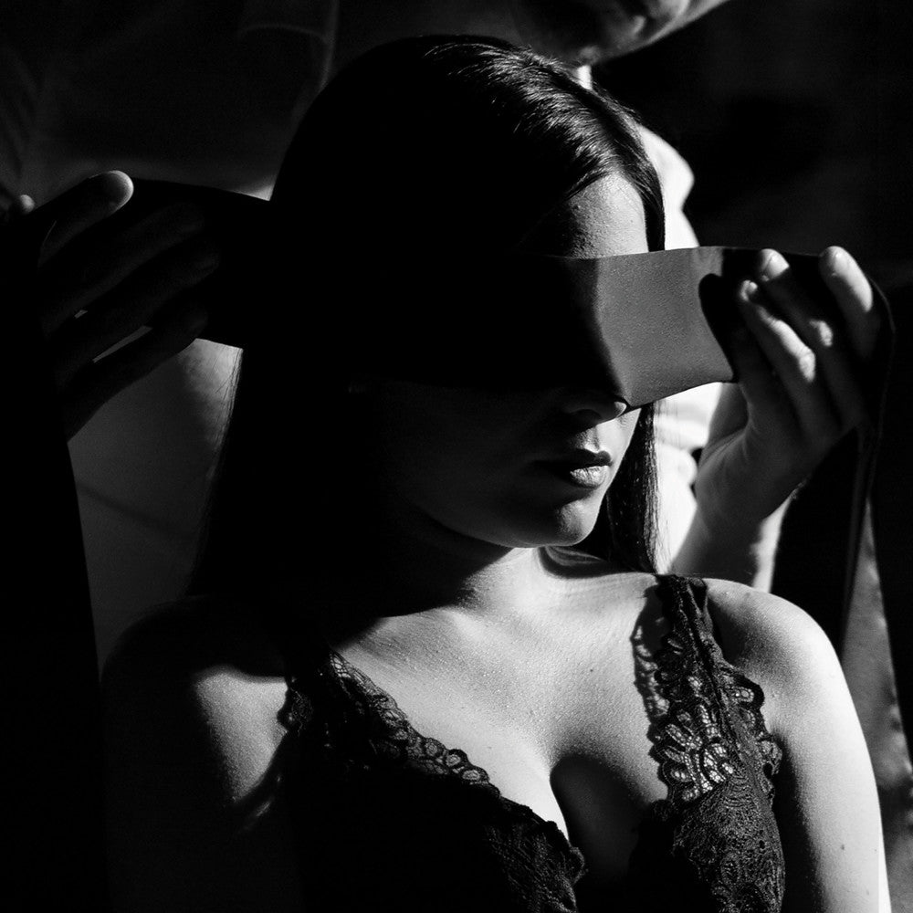 SILKY BLINDFOLD